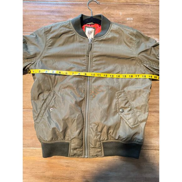 GAP Women’s Bomber Jacket XS Olive Green Nylon Orange Lining Military Style - Picture 7 of 7